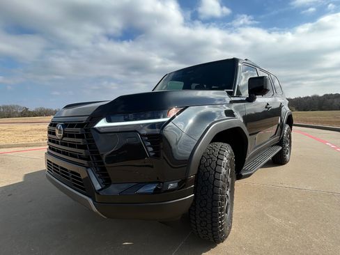 Used 2025 Lexus GX 550 image 1