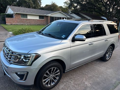 Used 2018 Ford Expedition Max Limited w/ Equipment Group 301A RWD image 2