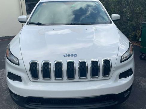 Used 2017 Jeep Cherokee Latitude image 6