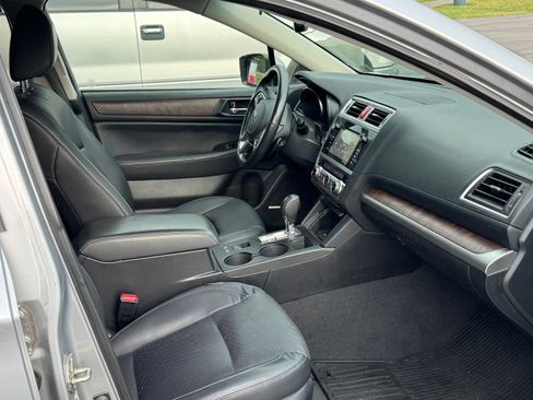 Used 2015 Subaru Outback 2.5i Limited AWD/4WD image 9