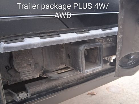 Used 2018 Cadillac Escalade Premium Luxury image 19