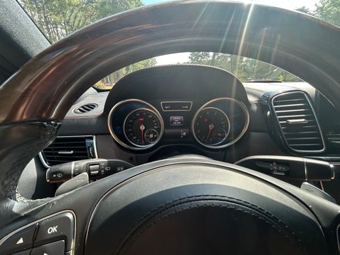 Used 2017 Mercedes-Benz GLS 550 4MATIC image 8