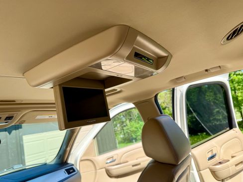 Used 2009 Cadillac Escalade AWD image 21