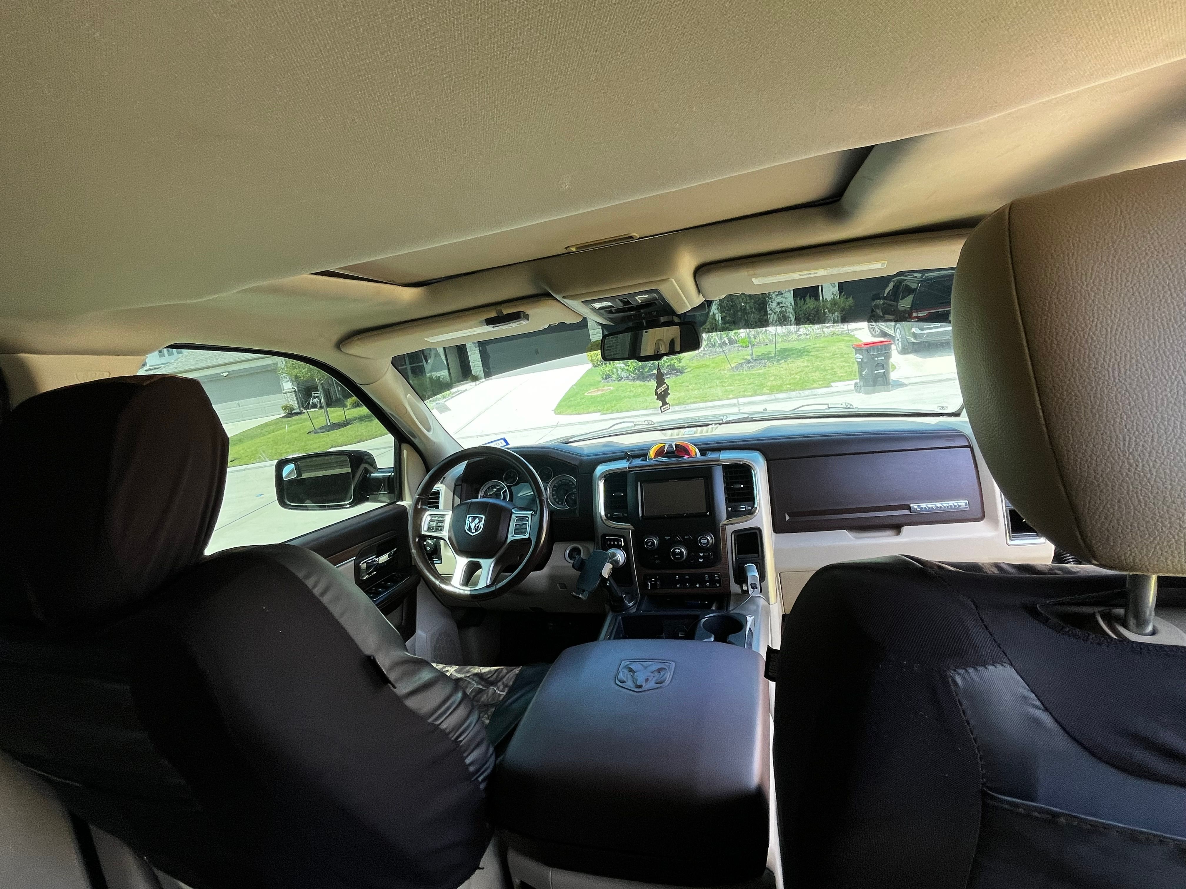 Used 2014 RAM 1500 Laramie w/ Convenience Group RWD image 9