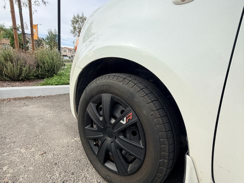 Used 2012 Nissan Cube 1.8 S w/ Interior Illumination Pkg image 14