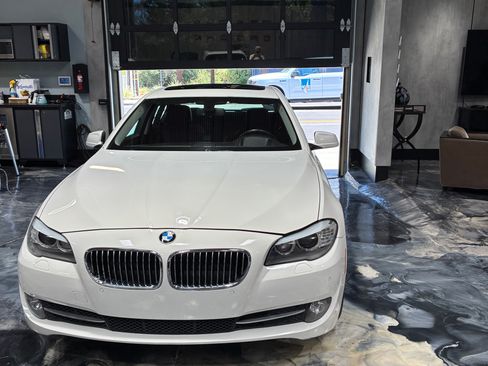 Used 2013 BMW 528i Sedan RWD image 1