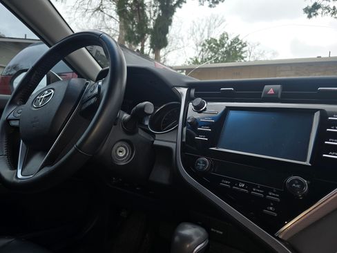 Used 2018 Toyota Camry SE image 7