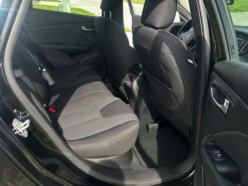 Used 2015 Dodge Dart SE w/ Convenience Group FWD image 5