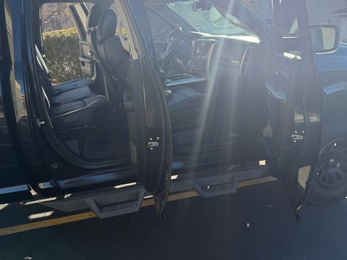 Used 2018 RAM 1500 Laramie w/ Convenience Group image 6