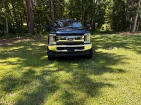 Used 2018 Ford F250 XLT w/ Snow Plow Prep Package AWD/4WD image 4