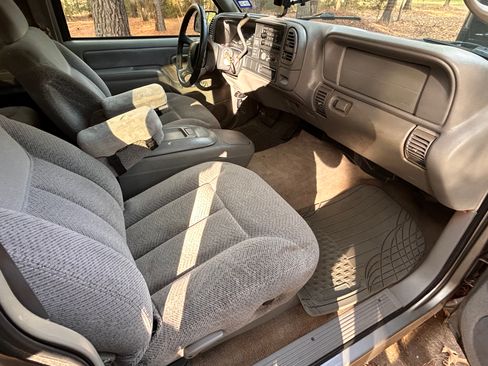 Used 1998 Chevrolet Silverado 1500 LS w/ Preferred Equipment Group 2 image 8