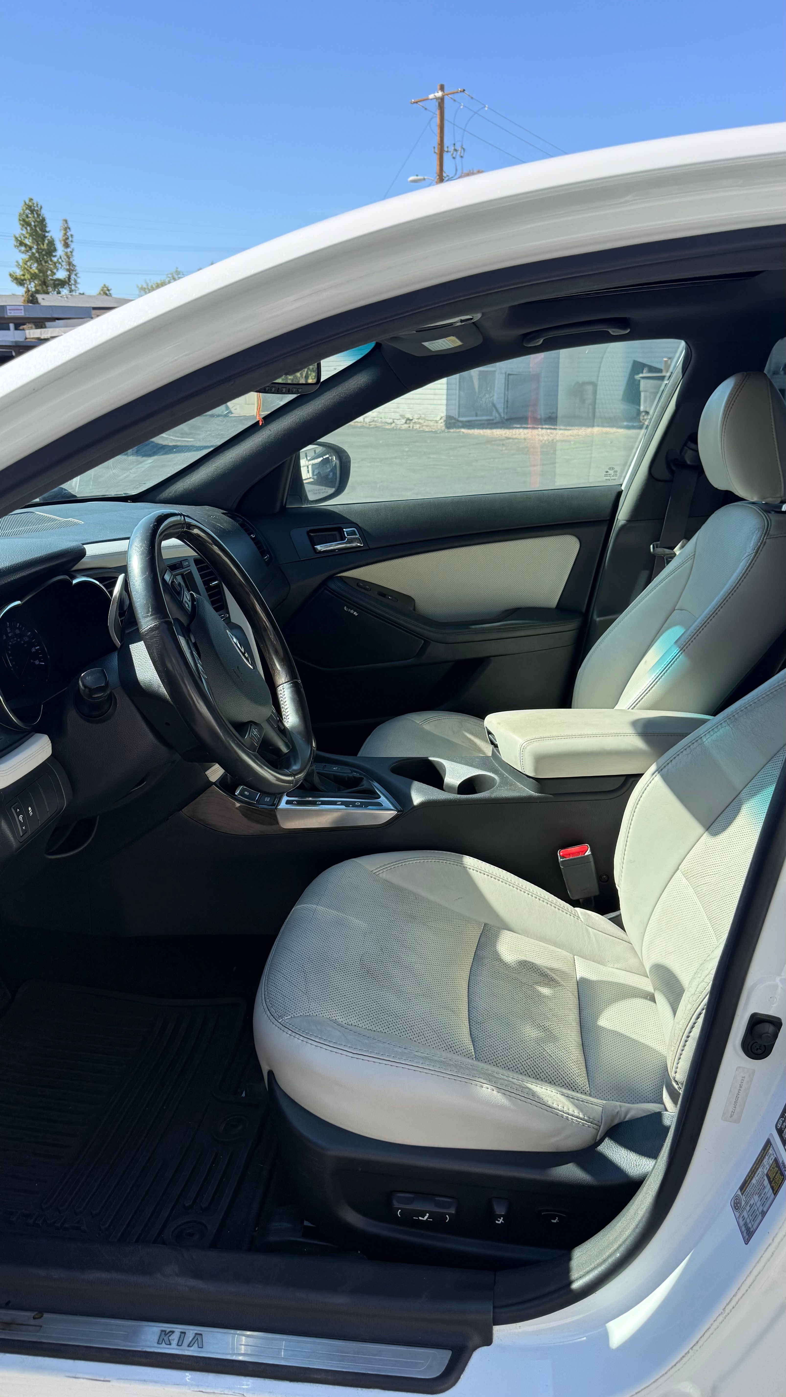 Used 2013 Kia Optima SX w/ Limited Pkg FWD image 9
