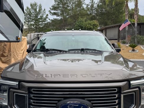 Used 2022 Ford F350 Limited image 2