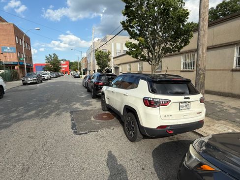 Used 2021 Jeep Compass Trailhawk image 8