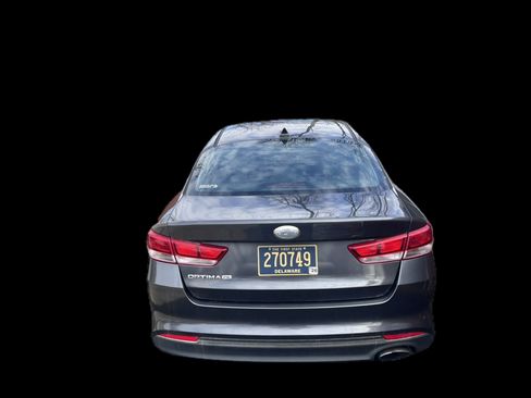 Used 2017 Kia Optima LX image 4