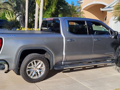 Used 2021 GMC Sierra 1500 SLT w/ SLT Premium Package image 8