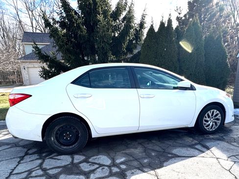 Used 2018 Toyota Corolla LE image 7