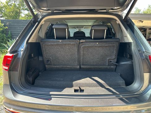 Used 2018 Volkswagen Tiguan SEL Premium image 19