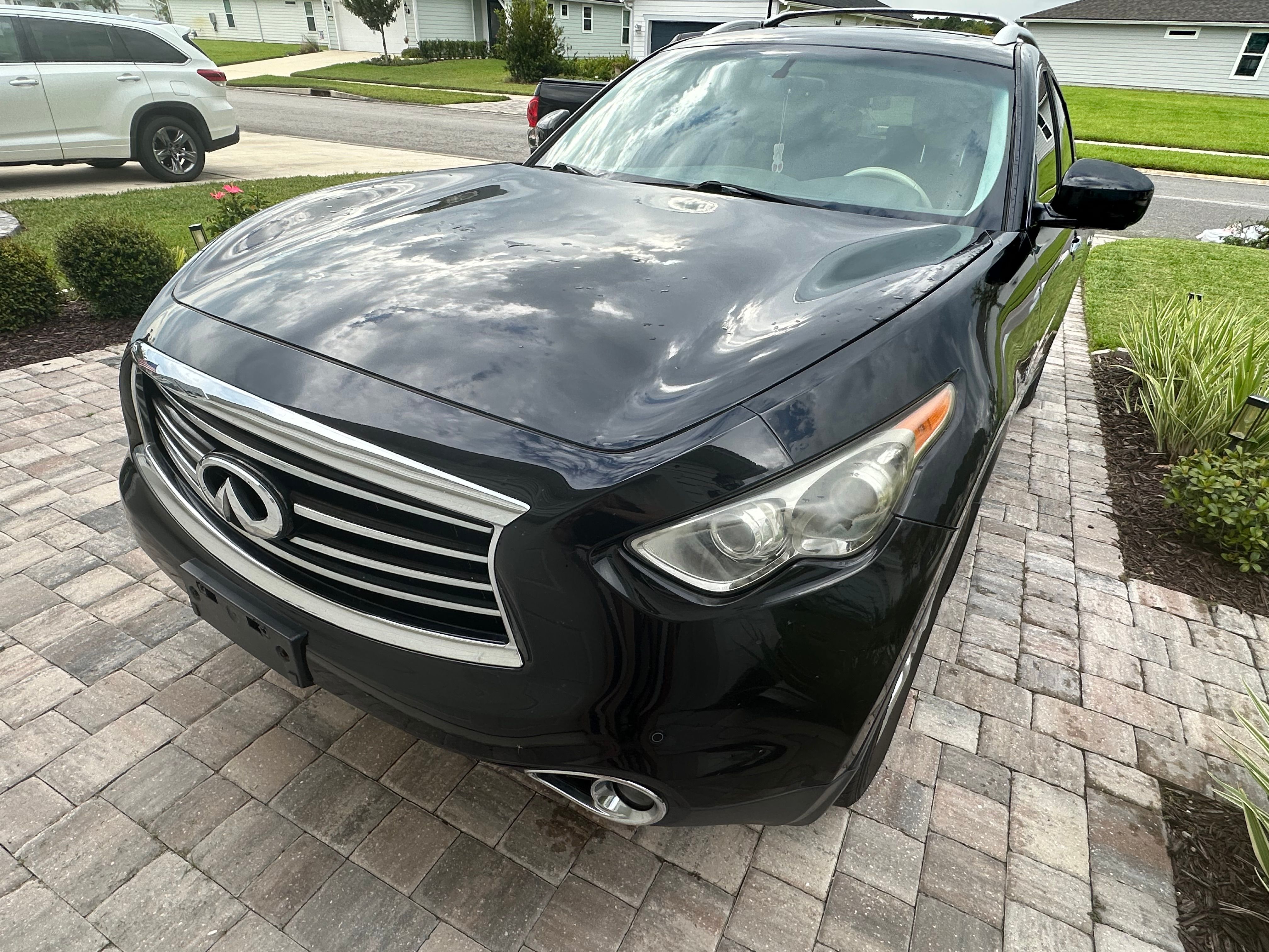 Used 2015 INFINITI QX70 AWD w/ Premium Package image 2