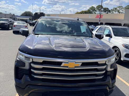Used 2024 Chevrolet Silverado 1500 High Country w/ Technology Package image 5