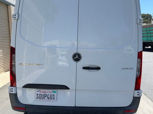 Used 2019 Mercedes-Benz Sprinter 144 image 11