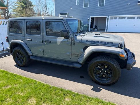 Used 2019 Jeep Wrangler Unlimited Sahara w/ Quick Order Package 24M Moab image 2