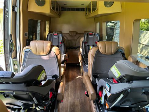 Used 2025 Mercedes-Benz Sprinter 2500 image 12