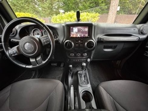 Used 2015 Jeep Wrangler Sport image 12