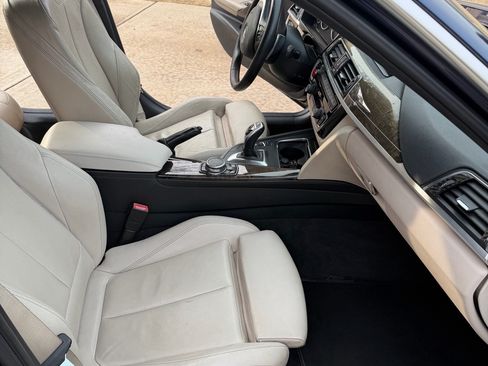 Used 2017 BMW 330i Sedan RWD image 6