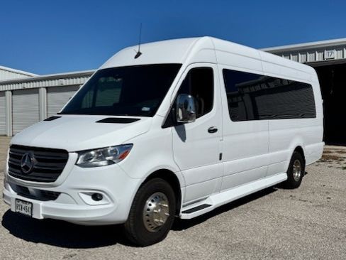 Used 2020 Mercedes-Benz Sprinter 3500 image 2