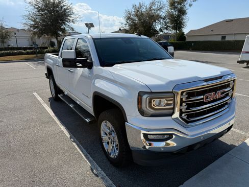 Used 2018 GMC Sierra 1500 SLT w/ Enhanced Driver Alert Package image 2