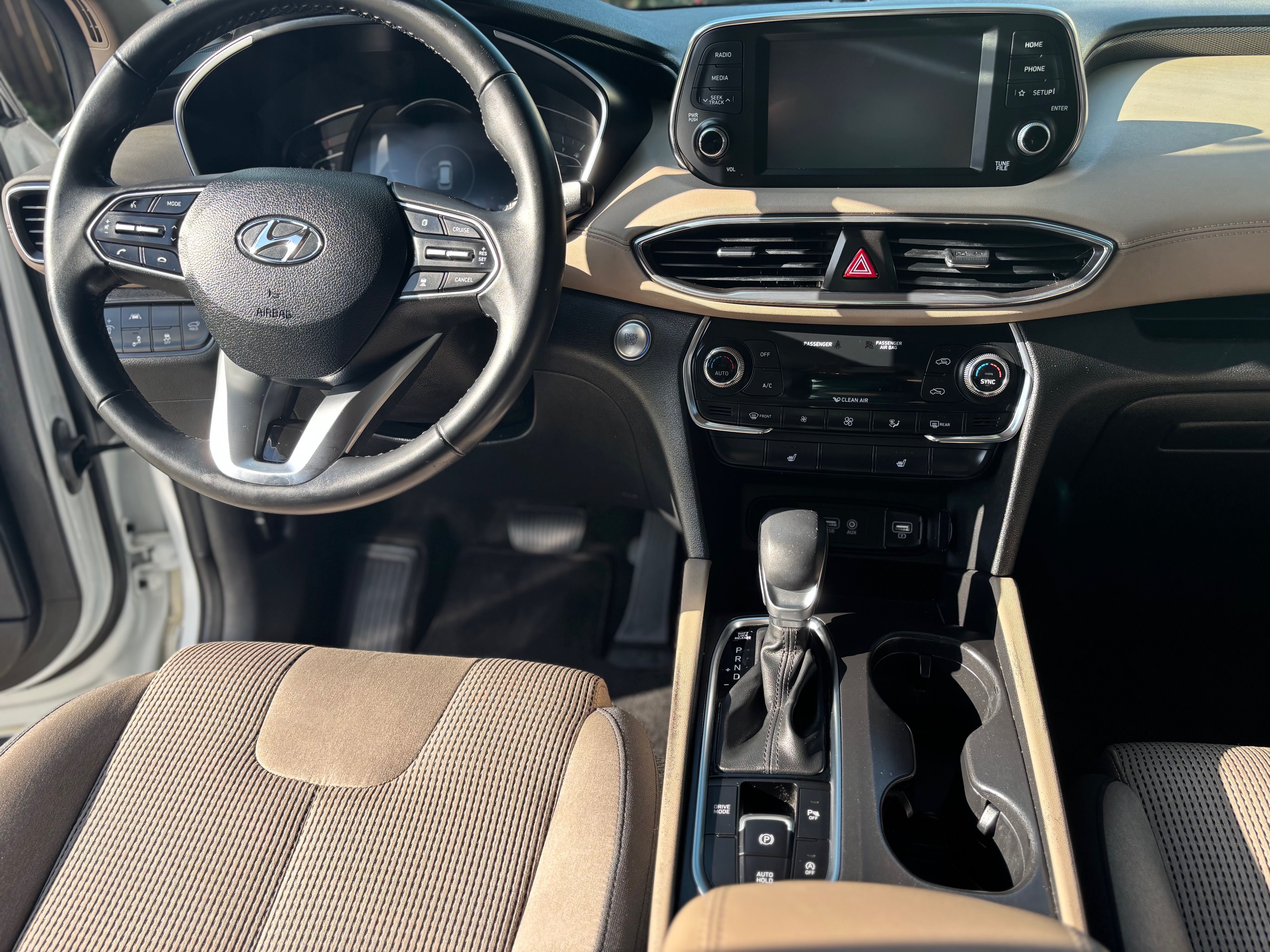 Used 2019 Hyundai Santa Fe SEL FWD image 9