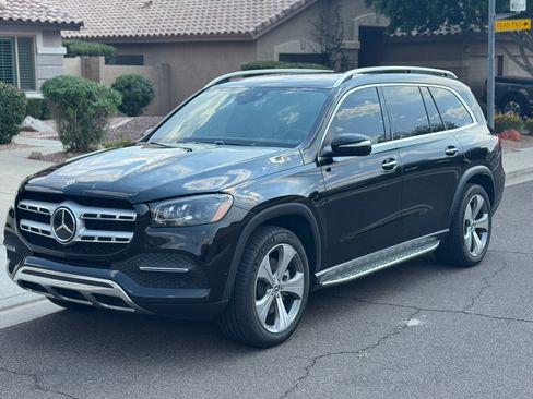 Used 2021 Mercedes-Benz GLS 450 4MATIC image 2