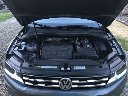 Used 2019 Volkswagen Tiguan S image 5