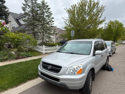 Used 2004 Honda Pilot EX image 2