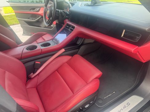 Used 2020 Porsche Taycan 4S image 14