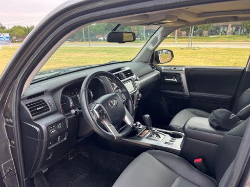 Used 2018 Toyota 4Runner SR5 Premium AWD/4WD image 10