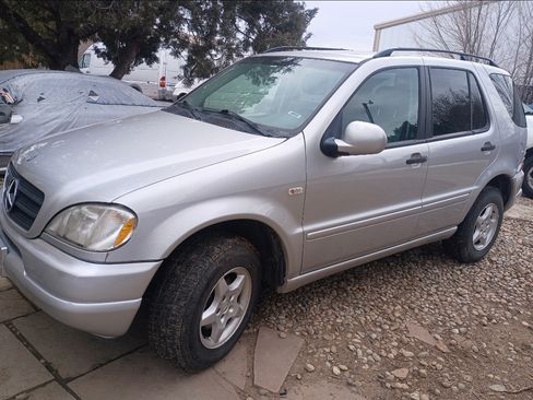 Used 2000 Mercedes-Benz ML 320 4MATIC image 4