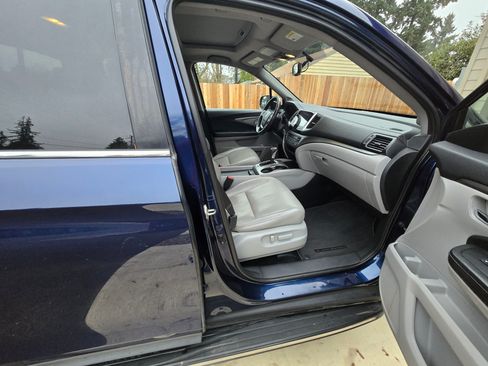 Used 2019 Honda Ridgeline RTL-T image 6