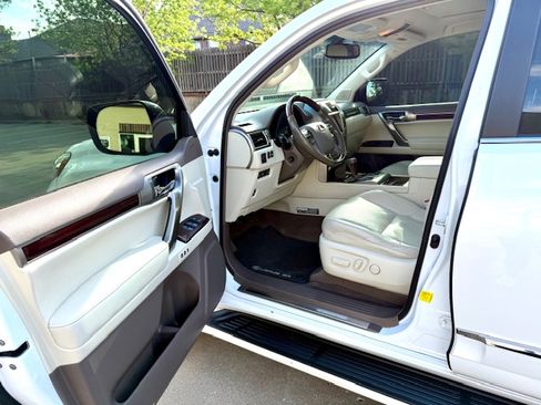 Used 2016 Lexus GX 460 Luxury AWD/4WD image 8