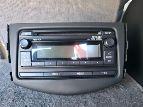 Used 2012 Toyota RAV4 FWD V6 w/ Upgrade Value Pkg image 25