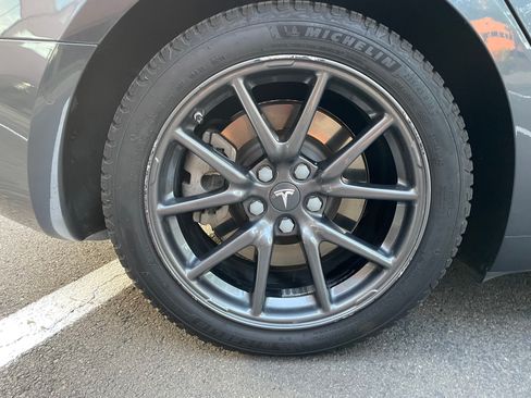 Used 2018 Tesla Model 3 Long Range image 21