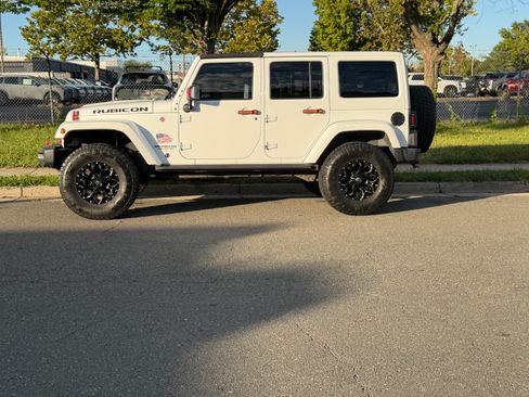 Used 2016 Jeep Wrangler Unlimited Rubicon AWD/4WD image 14