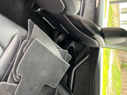 Used 2021 Tesla Model 3 Performance image 16