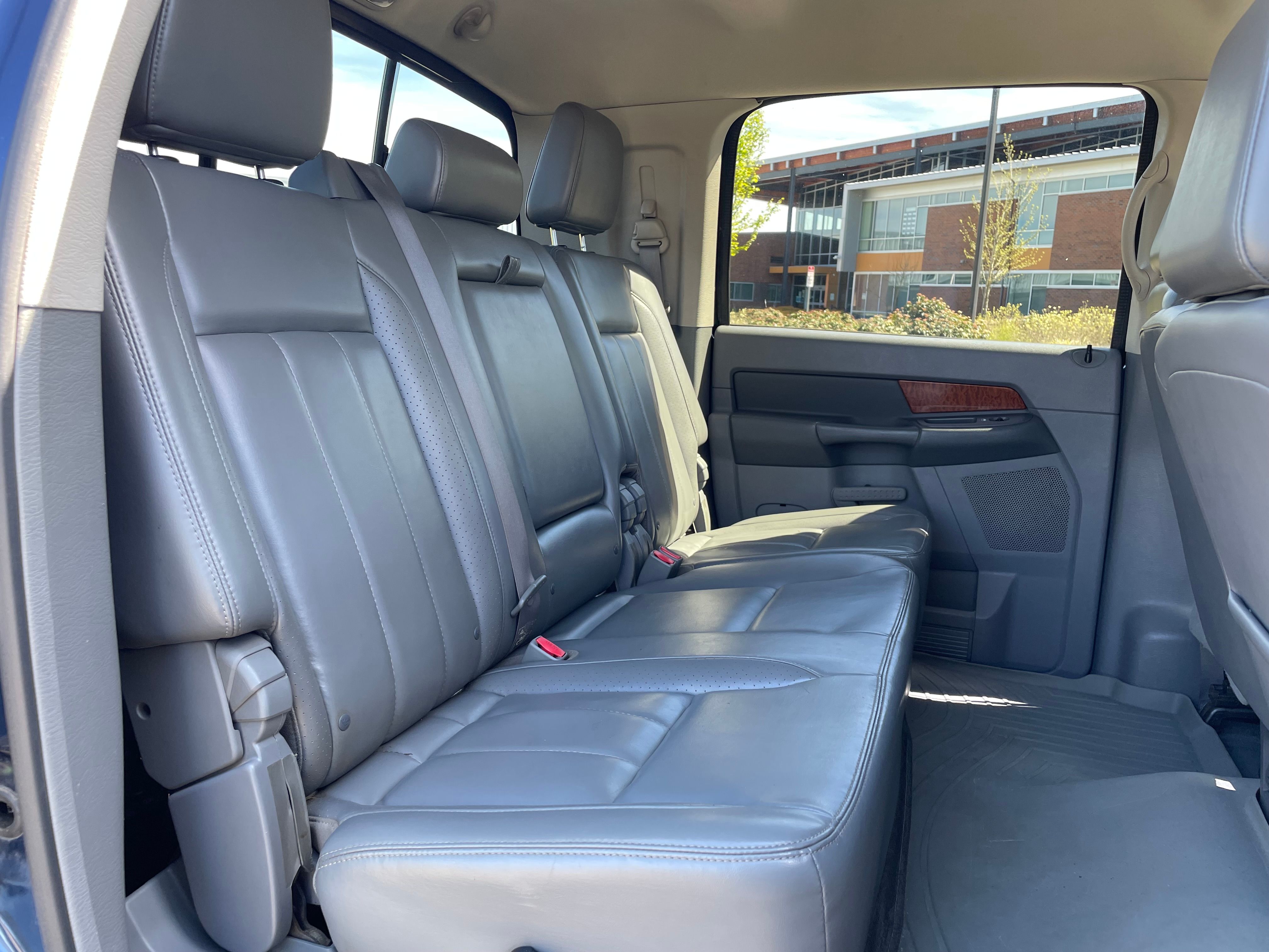 Used 2006 Dodge Ram 2500 Truck Laramie AWD/4WD image 6