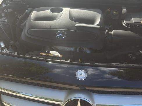 Used 2015 Mercedes-Benz GLA 250 4MATIC image 4