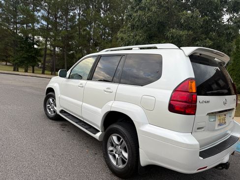 Used 2006 Lexus GX 470 image 2