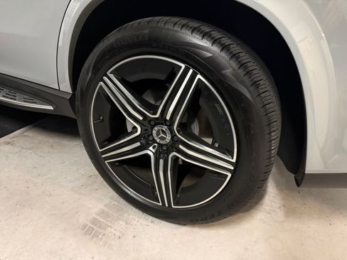 Used 2025 Mercedes-Benz GLE 450e 4MATIC image 13