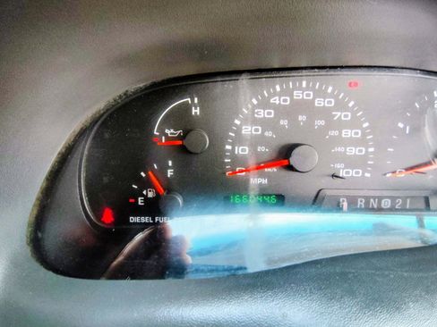 Used 2002 Ford F250 Long Bed image 5