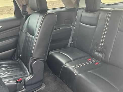 Used 2016 INFINITI QX60 Luxe w/ Deluxe Technology Package image 2